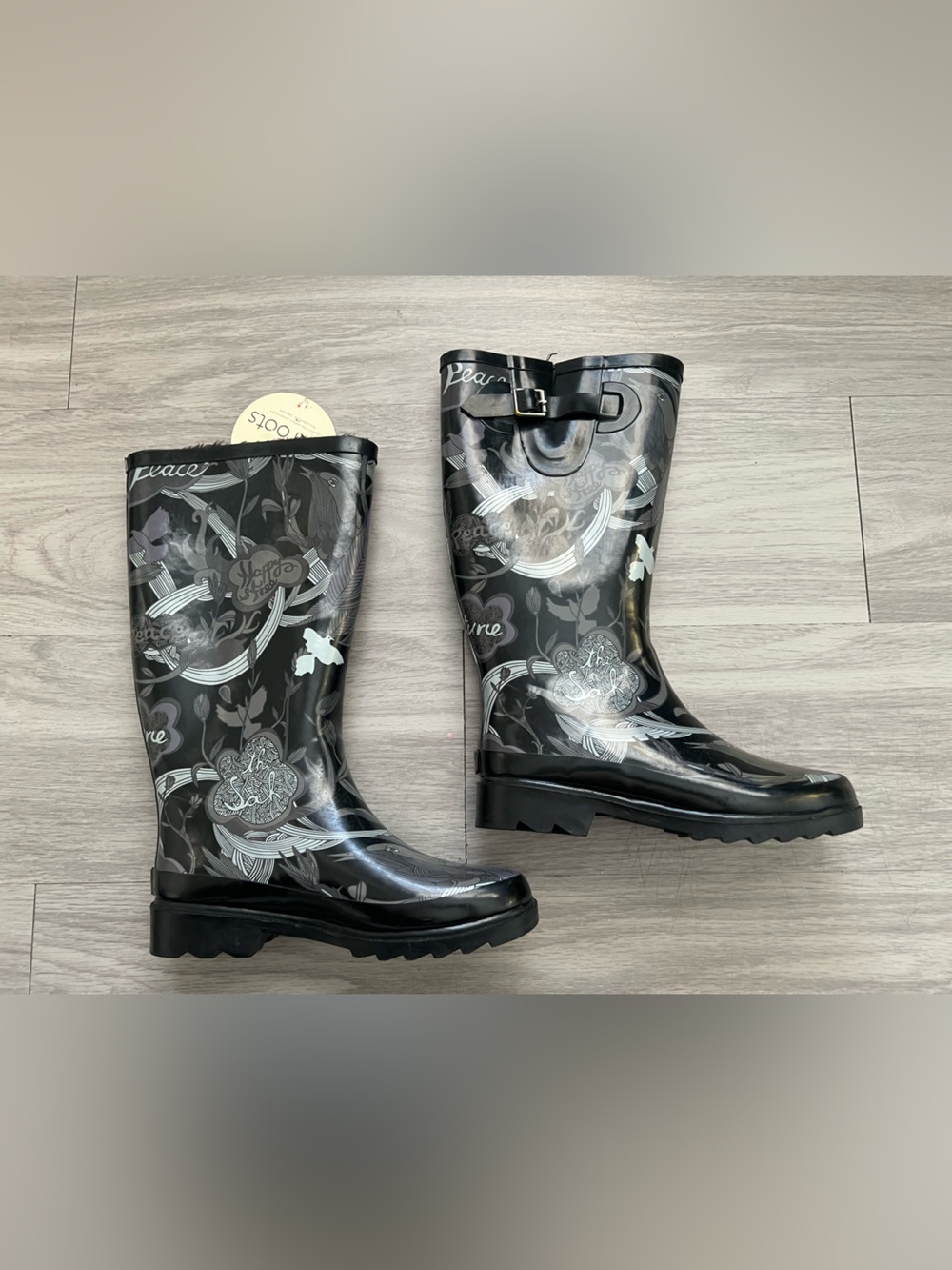 Sakroots Black Floral Rain Boots Size 6 Waterproof Rubber Buckle Mid-Calf